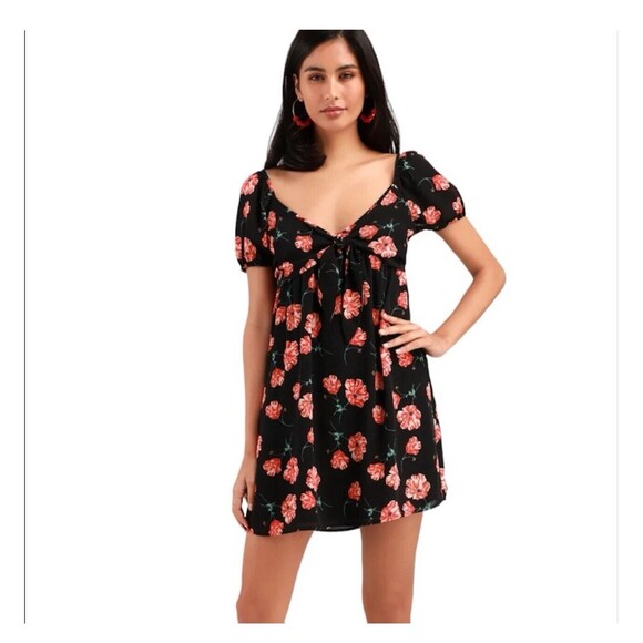 Jack By BB Dakota - Pretty in Poppies Floral Print Mini Dress Small NWT Black - Picture 1 of 4
